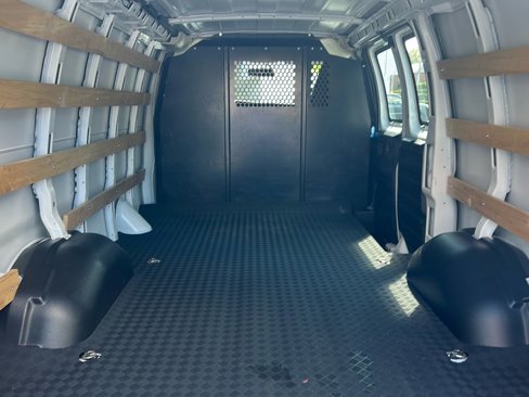 Used 2024 GMC Savana 2500 w/ Driver Convenience Package image 11