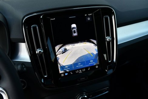 Used 2025 Volvo XC40 B5 Core image 50
