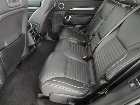 Certified 2024 Land Rover Discovery Dynamic SE image 5