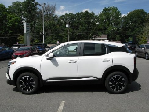 Used 2025 Nissan Kicks SV image 9