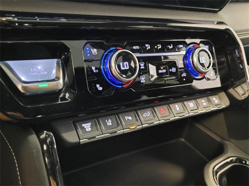 Used 2024 GMC Sierra 2500 AT4X image 22