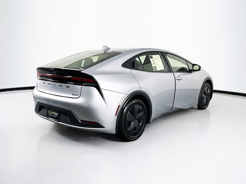 Used 2025 Toyota Prius LE image 9