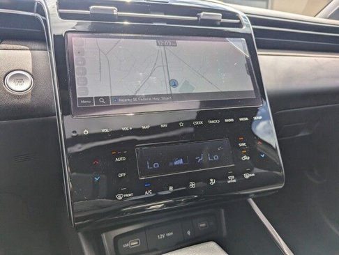 Used 2024 Hyundai Santa Cruz Limited image 23