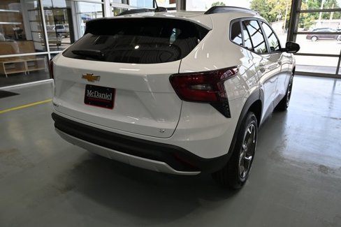 New 2025 Chevrolet Trax LT w/ Driver Confidence Package image 5