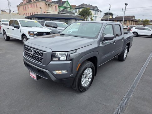Used 2022 Nissan Frontier SV image 1