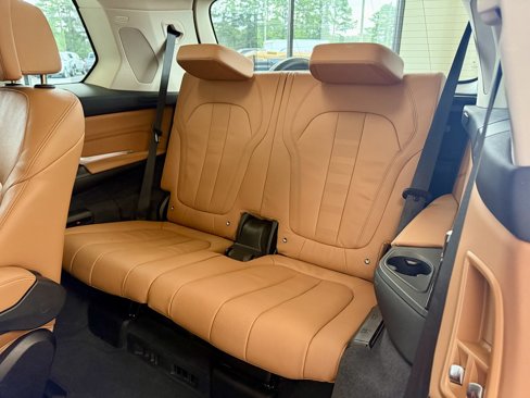 Used 2020 BMW X7 xDrive40i w/ Executive Package image 18