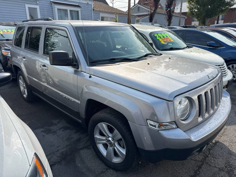 Used 2016 Jeep Patriot Latitude image 2