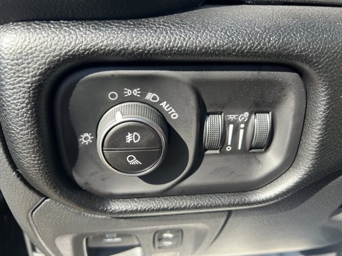 New 2026 RAM 1500 4x4 Crew Cab image 30