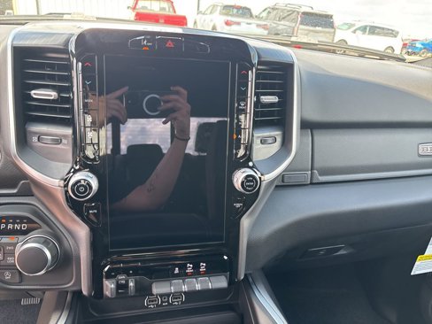 New 2026 RAM 1500 4x4 Crew Cab image 22