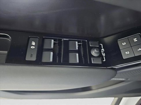 New 2026 Land Rover Range Rover Velar Dynamic SE image 28
