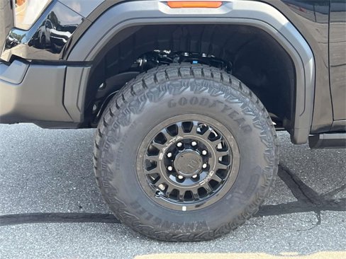 New 2025 GMC Sierra 2500 AT4X w/ AT4X AEV Edition image 10