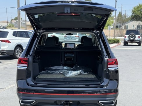 New 2025 Volkswagen Atlas SE image 13