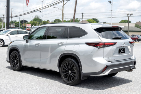 Used 2024 Toyota Highlander XSE image 9