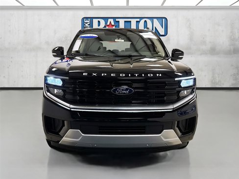 New 2025 Ford Expedition Platinum image 2