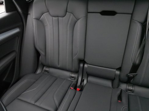 Used 2024 Audi Q5 2.0T Premium Plus w/ Premium Plus Package image 12