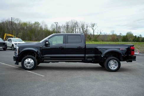 Used 2025 Ford F450 Platinum w/ FX4 Off-Road Package image 8