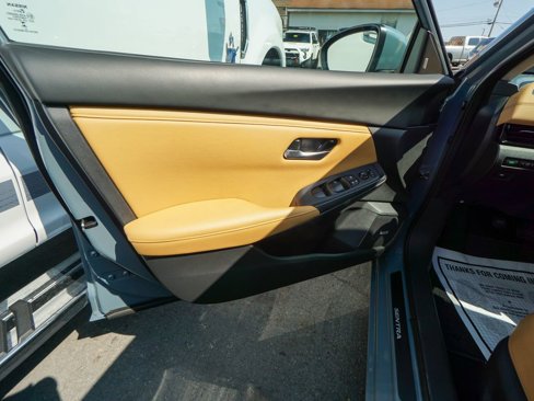 Used 2024 Nissan Sentra SV w/ SV Premium Package image 16