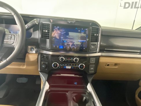 Used 2025 Ford F450 Lariat w/ FX4 Off-Road Package image 24