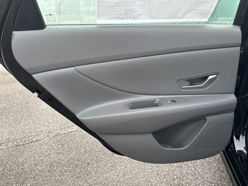Certified 2025 Hyundai Elantra SEL image 21