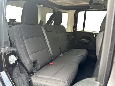 Used 2018 Jeep Wrangler Unlimited Sport S image 44