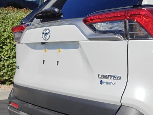 Used 2025 Toyota RAV4 Limited image 36