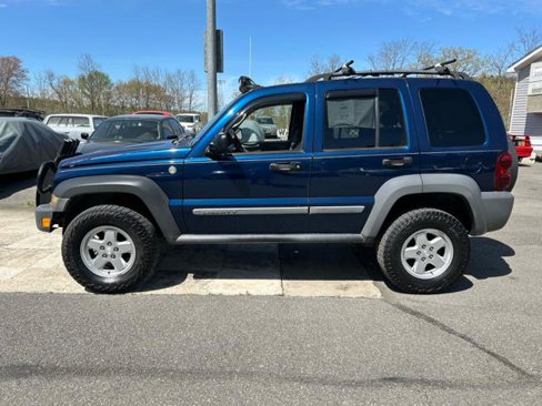 Used 2005 Jeep Liberty Sport image 32
