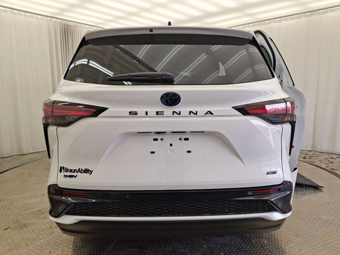 Used 2025 Toyota Sienna XSE image 29