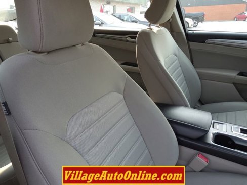 Used 2019 Ford Fusion SE image 31
