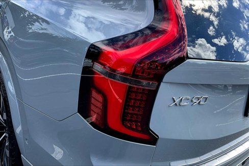 New 2026 Volvo XC90 B6 Plus w/ Protection Package Premier image 5