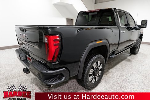 Used 2024 GMC Sierra 2500 Denali image 5