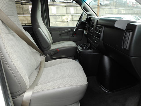 Used 2017 Chevrolet Express 3500 LT w/ LT Preferred Equipment Group image 26