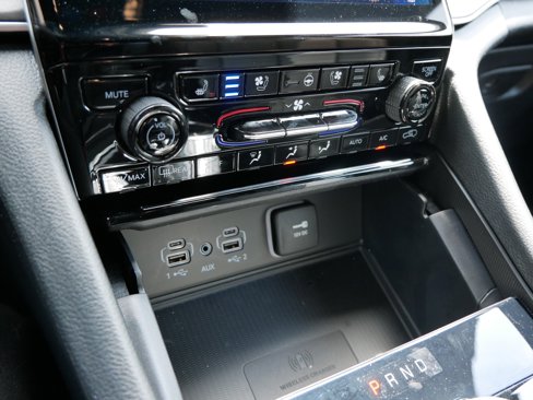 New 2025 Jeep Grand Cherokee Limited 4xe image 11