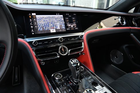 Used 2024 Bentley Flying Spur W12 image 16