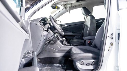 New 2025 Volkswagen Taos SE image 9