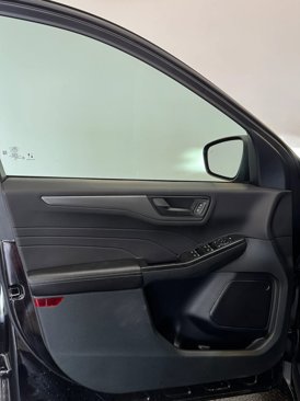 Used 2025 Ford Escape Active image 13