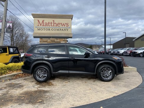 Used 2024 Nissan Rogue S image 4