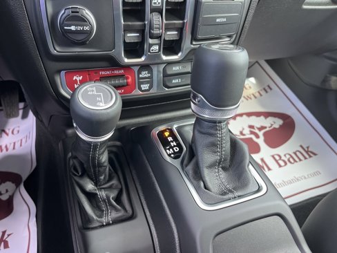 New 2025 Jeep Wrangler Unlimited Rubicon image 25