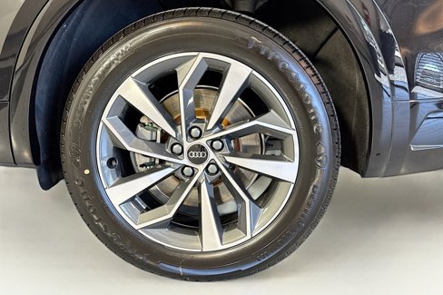 Used 2021 Audi Q5 Premium image 30
