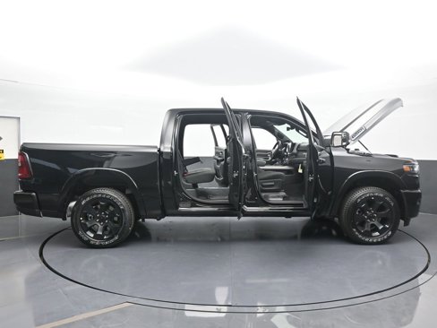 New 2025 RAM 1500 4x4 Crew Cab image 68