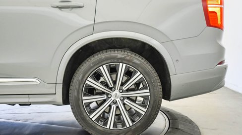 Certified 2025 Volvo XC90 B6 Plus image 11
