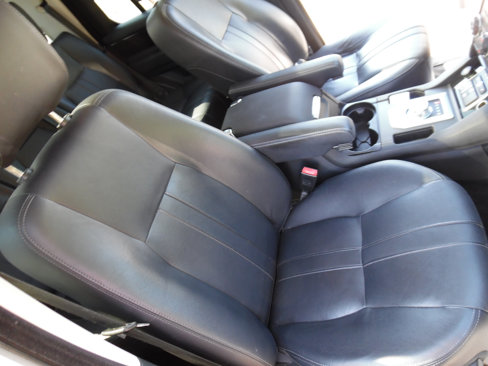Used 2015 Land Rover LR4 HSE image 25