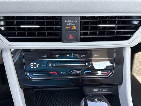 Used 2025 Volkswagen Jetta S image 25