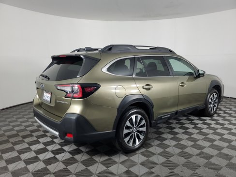 Used 2023 Subaru Outback Limited image 4