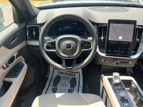New 2026 Volvo XC90 B6 Plus w/ Protection Package Premier image 17