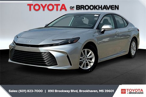 Used 2025 Toyota Camry LE image 10