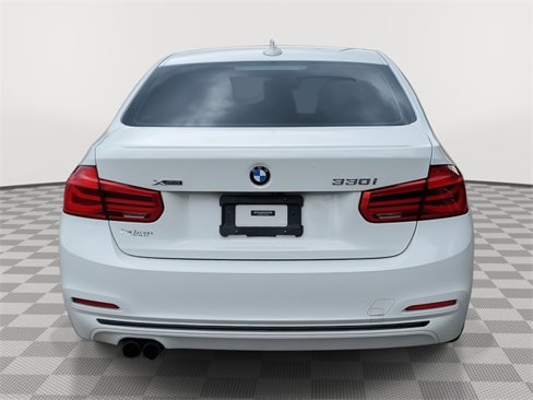 Used 2018 BMW 330i xDrive Sedan w/ Convenience Package image 5
