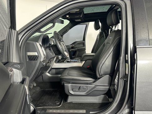 Used 2015 Ford F150 Platinum w/ Equipment Group 701A Luxury image 24