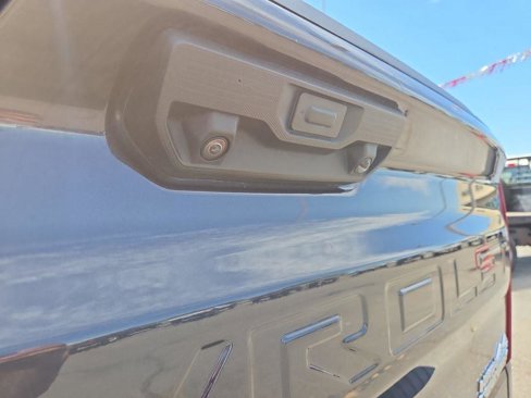 Used 2022 Chevrolet Silverado 1500 High Country w/ Technology Package image 11