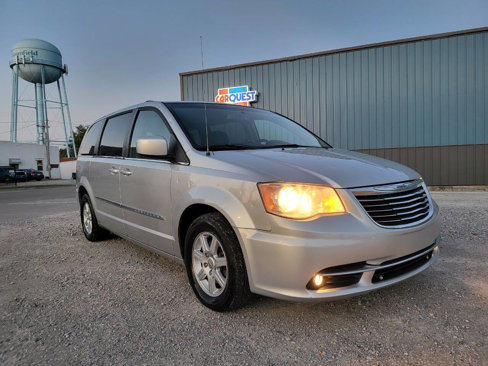 Used 2012 Chrysler Town & Country Touring w/ Entertainment Group #1 image 7