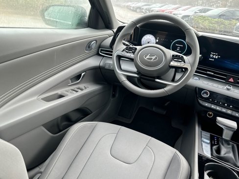 Certified 2025 Hyundai Elantra SEL image 24